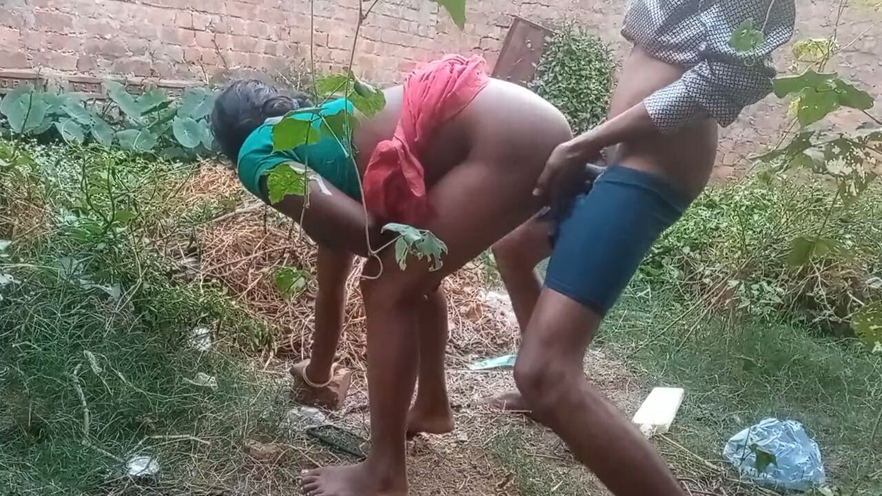 Desi Village Bhabhi Sex In Outdoors Desi Porn Video 2023